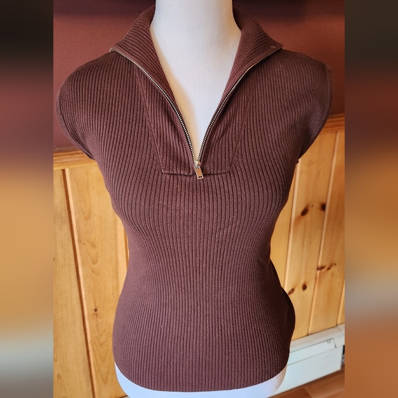GALLERY COUTURE Designer Zip Front Sleeveless Brown Top Size Small - Picture 3 of 9